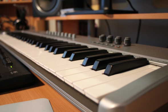 Midi клавиатура в студию звукозаписи